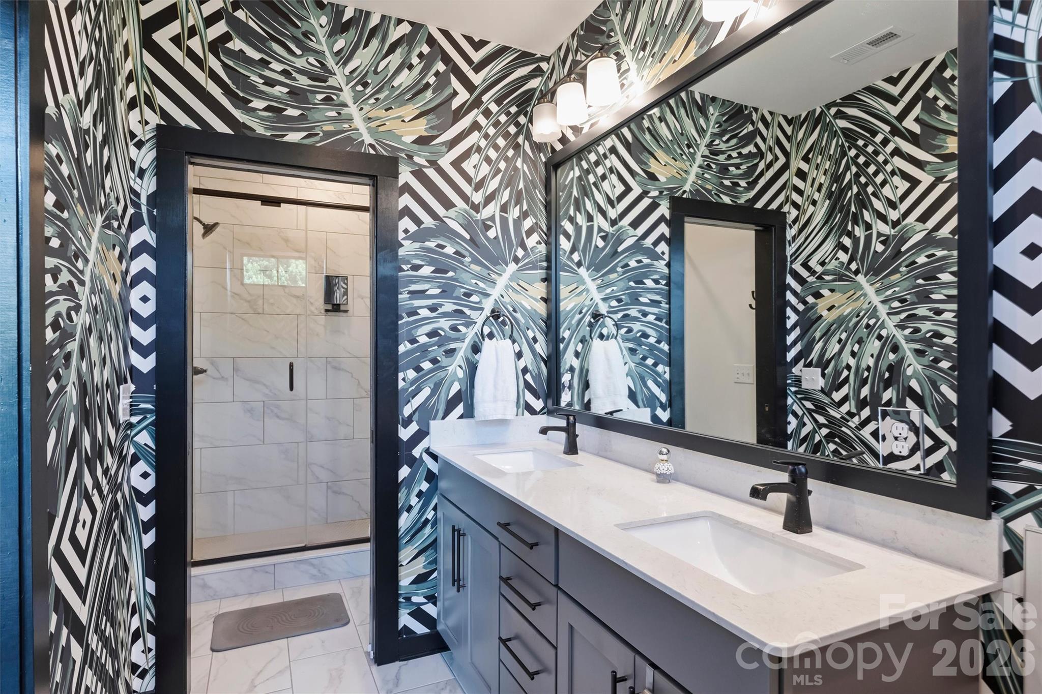 416 E 33rd Street Property Photo 12