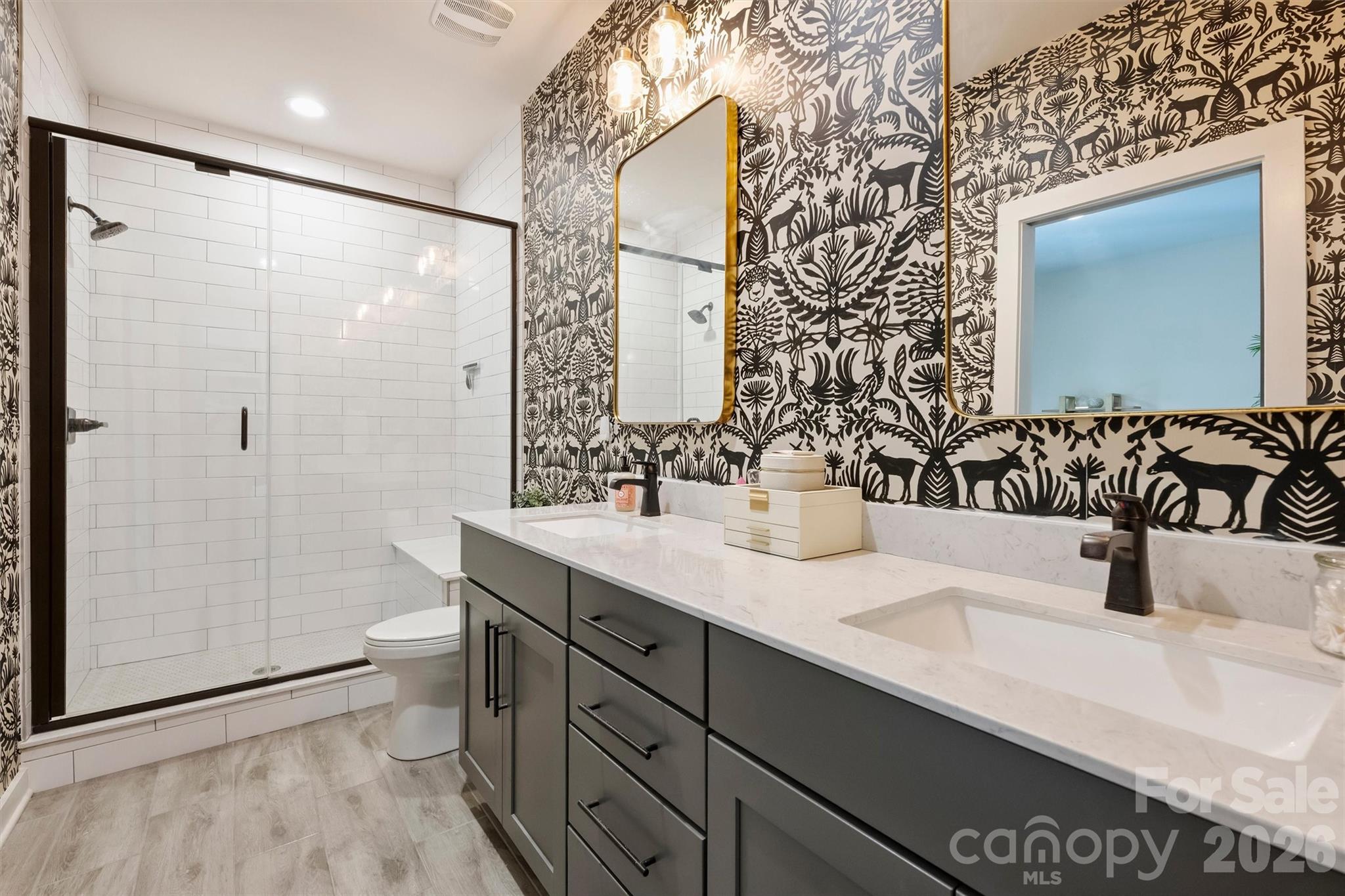 416 E 33rd Street Property Photo 15