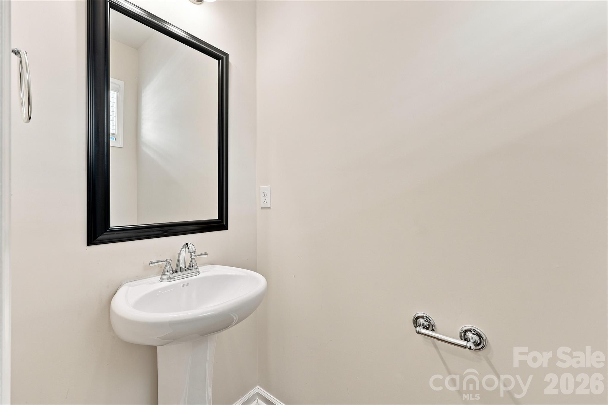 8139 Sheffield Drive Property Photo 9