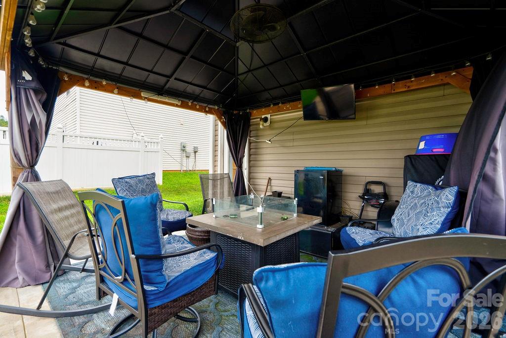 3219 Pikes Peak Drive Property Photo 8