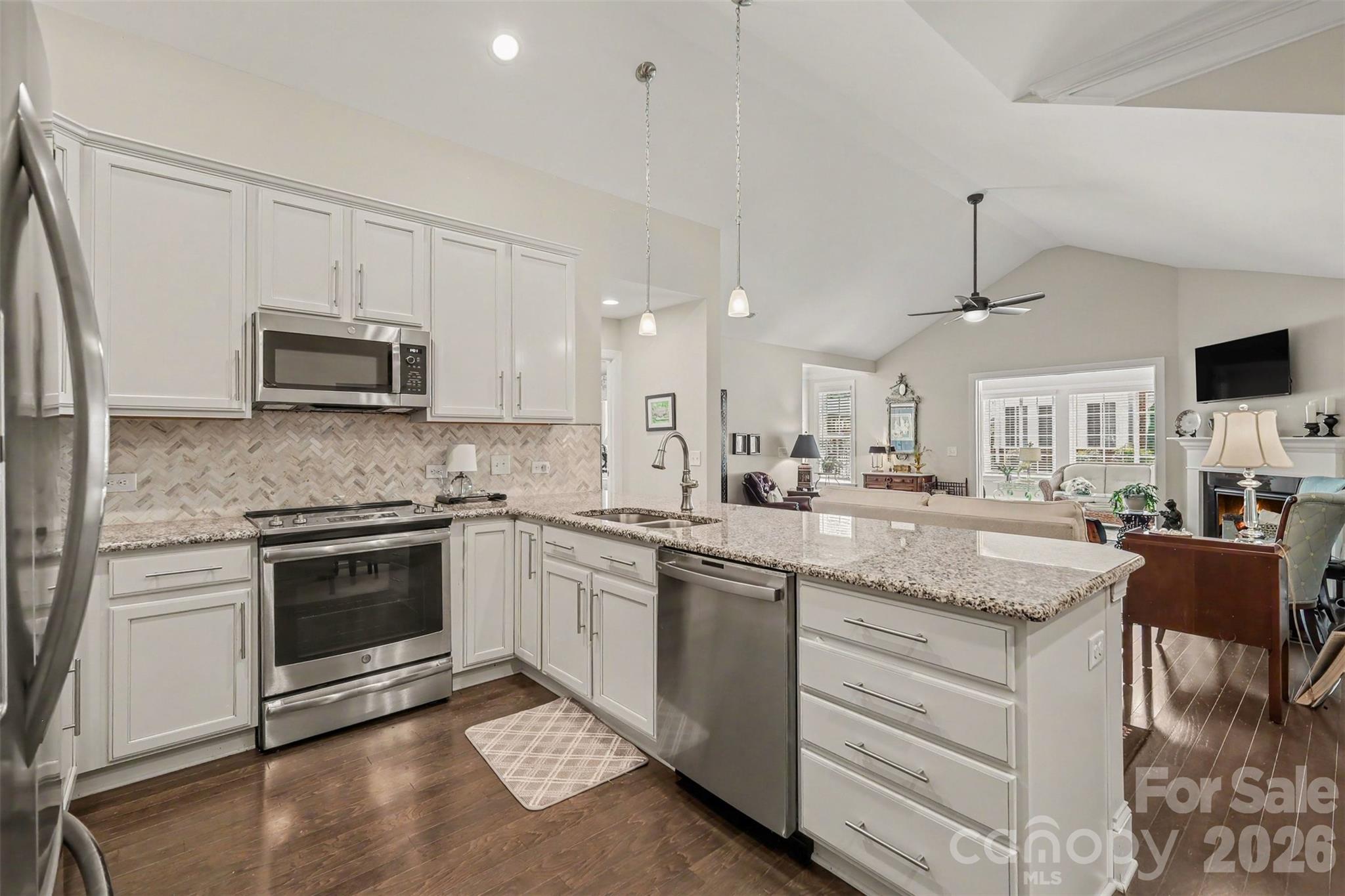 123 Adelaide Way Property Photo 11