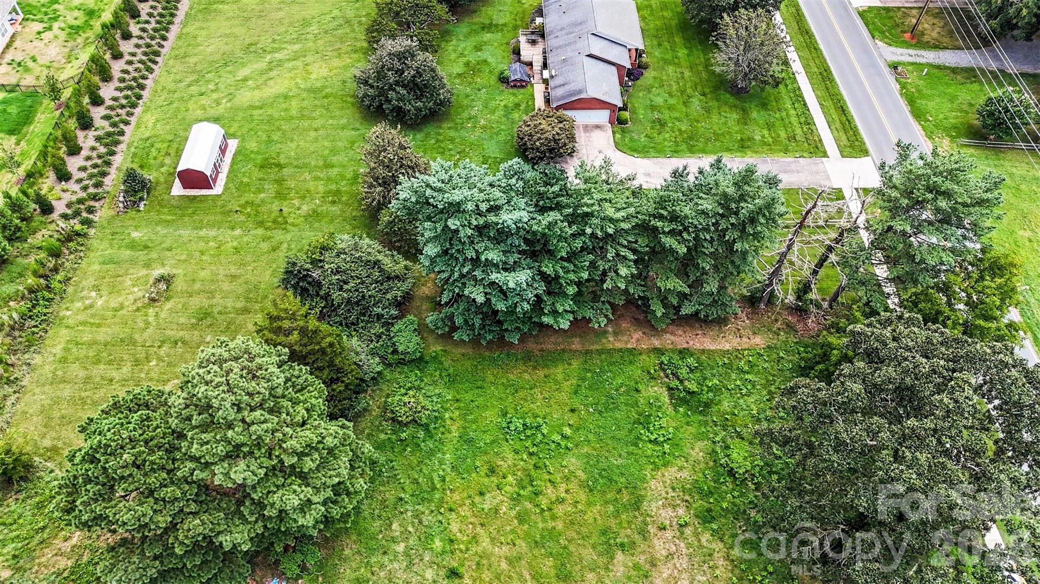 495 Perry Road Property Photo 6