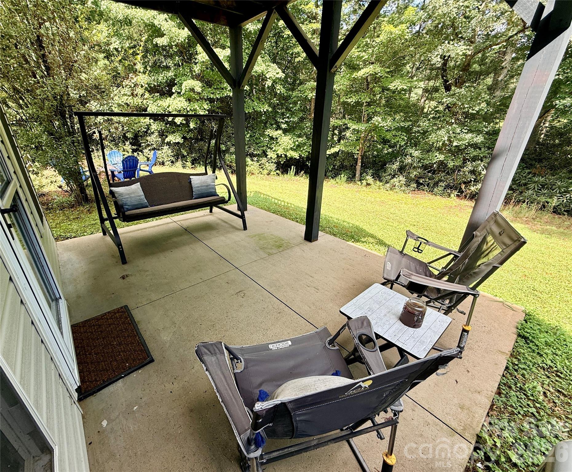 2031 Cam Drive Property Photo 4