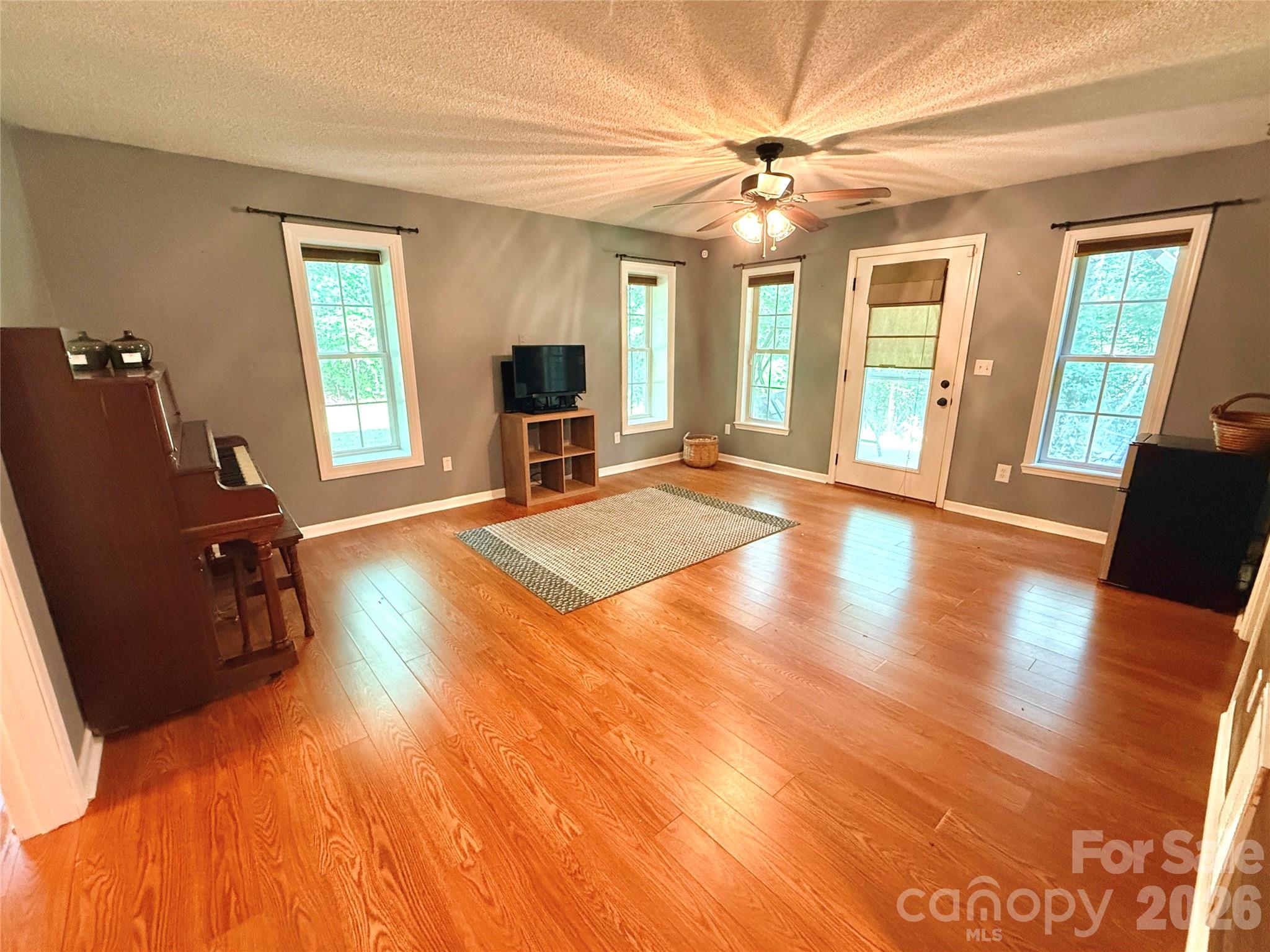 2031 Cam Drive Property Photo 20