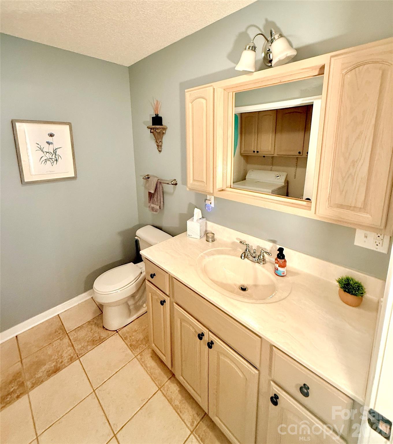 2031 Cam Drive Property Photo 21