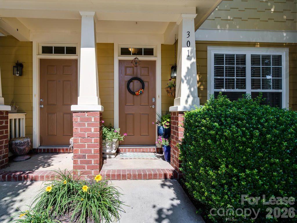 301 Hurston Circle Property Photo 2