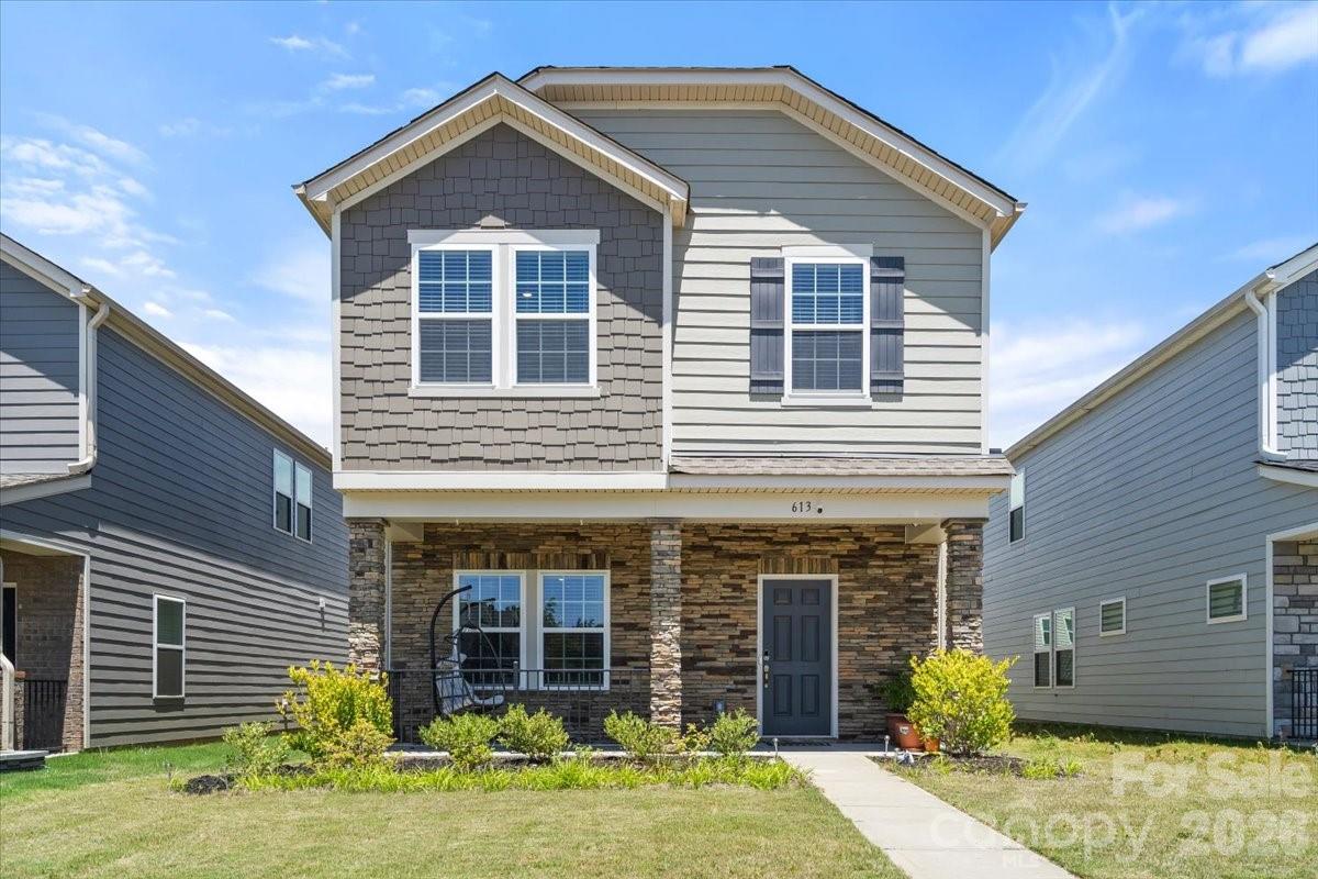 613 Cedar Knoll Circle Property Photo 2
