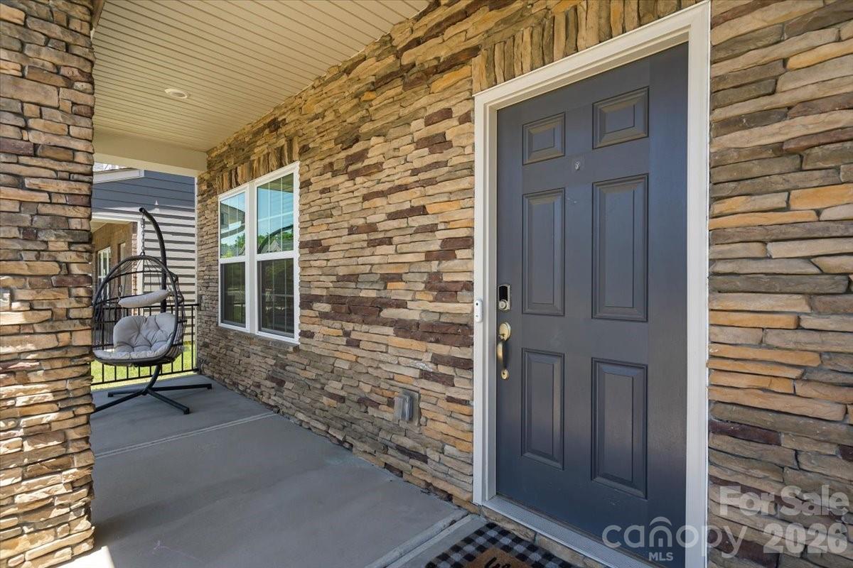 613 Cedar Knoll Circle Property Photo 4