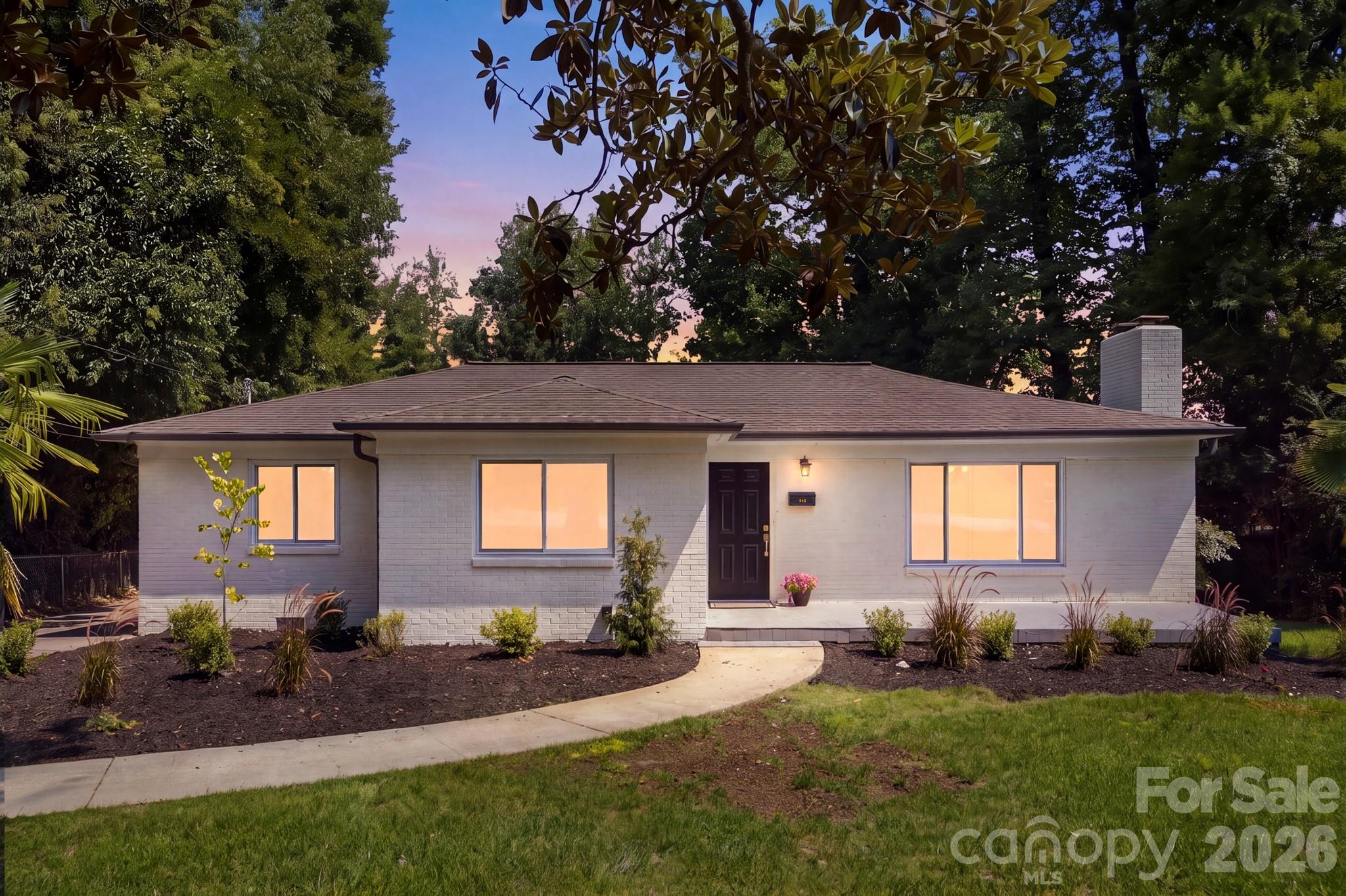 943 Hickory Nut Street Property Photo 4
