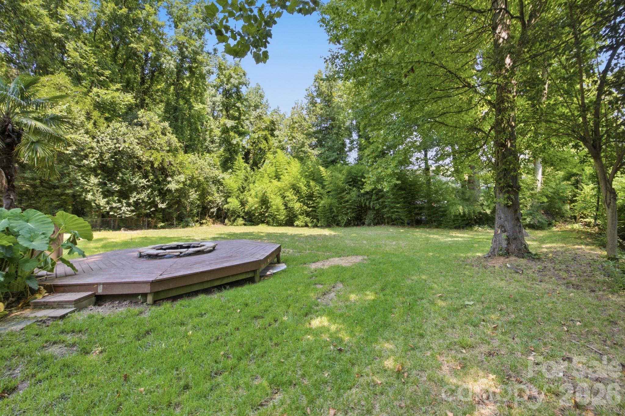 943 Hickory Nut Street Property Photo 24