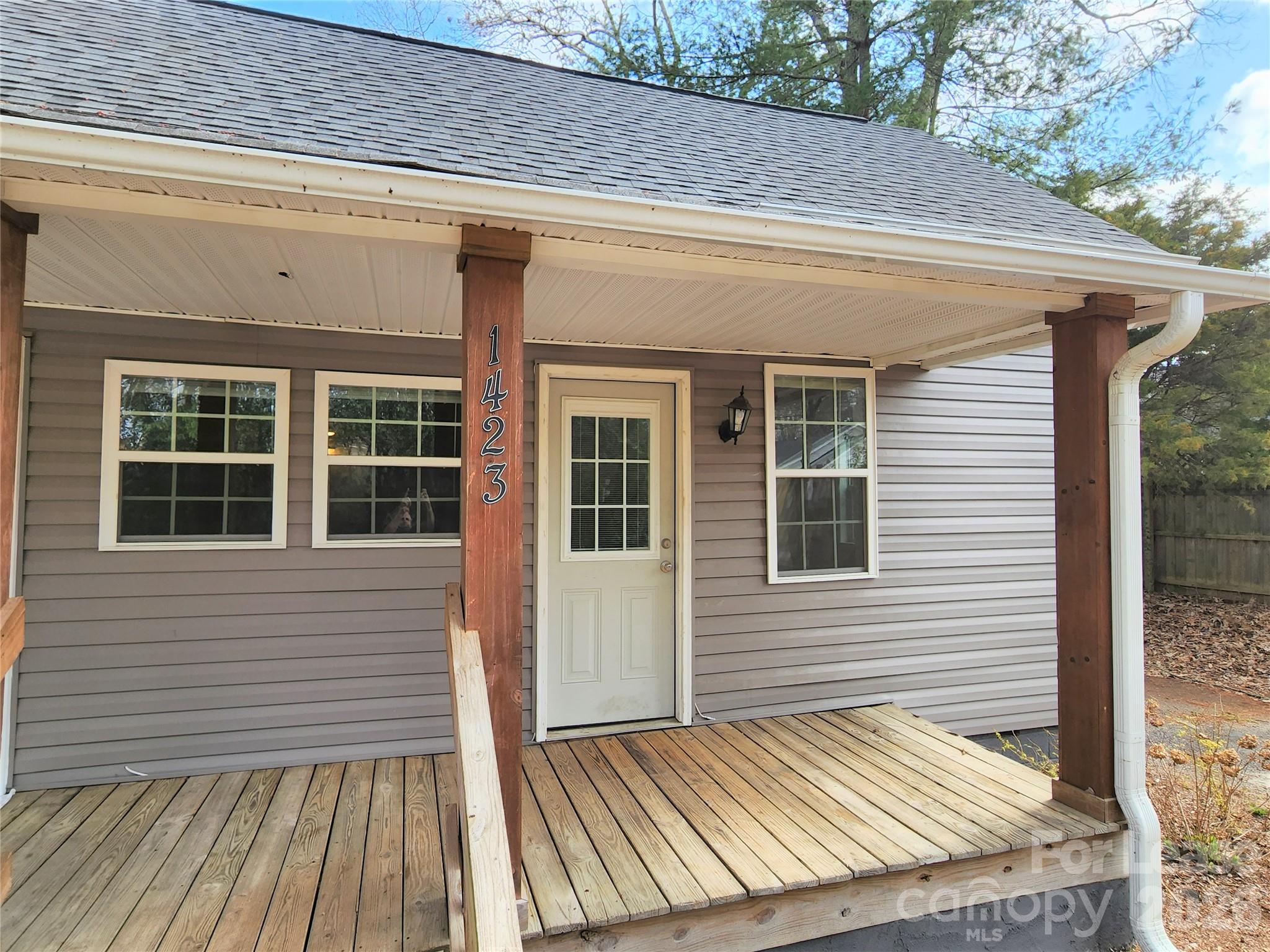 1423 Oakshade Avenue Property Photo 2