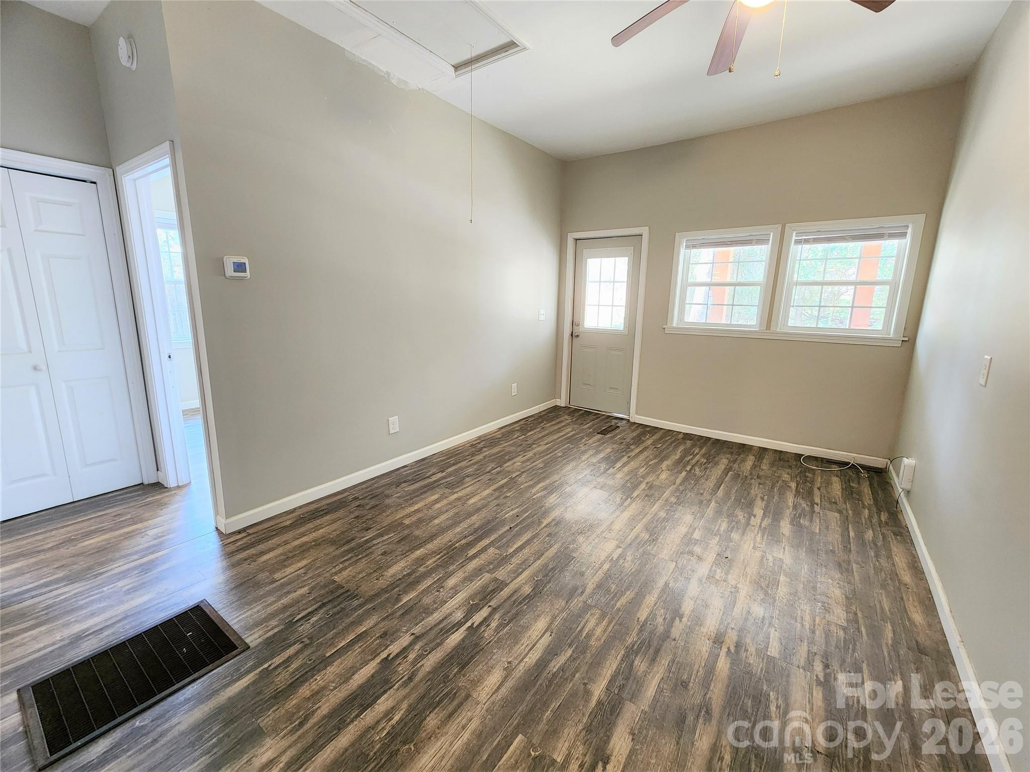 1423 Oakshade Avenue Property Photo 7