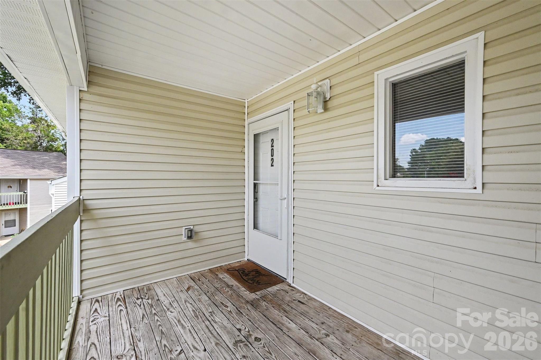 1654 Eagles Place Property Photo 2