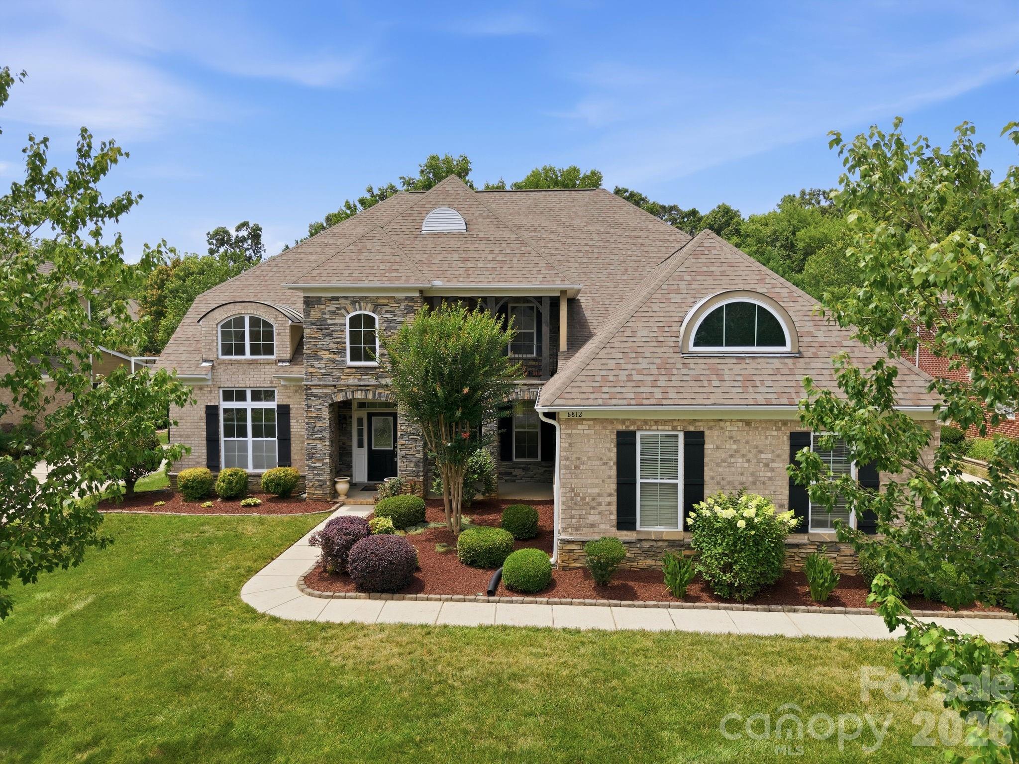 6812 S Creek Road Property Photo 5