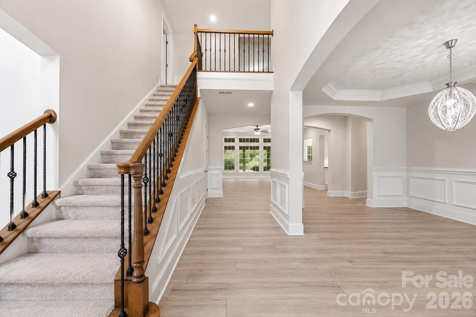 6812 S Creek Road Property Photo 10