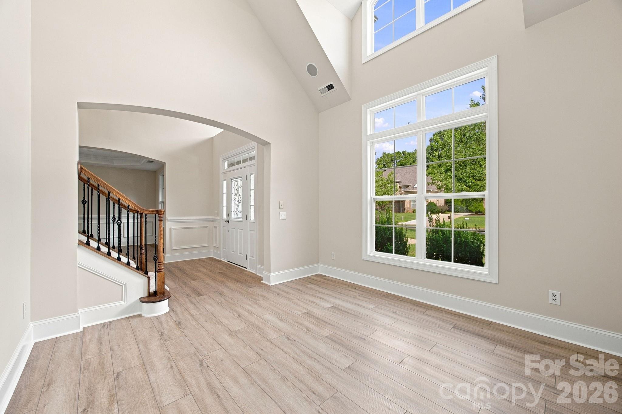 6812 S Creek Road Property Photo 11