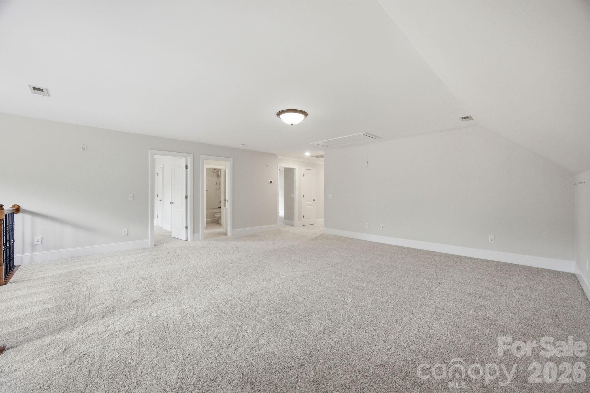 6812 S Creek Road Property Photo 30