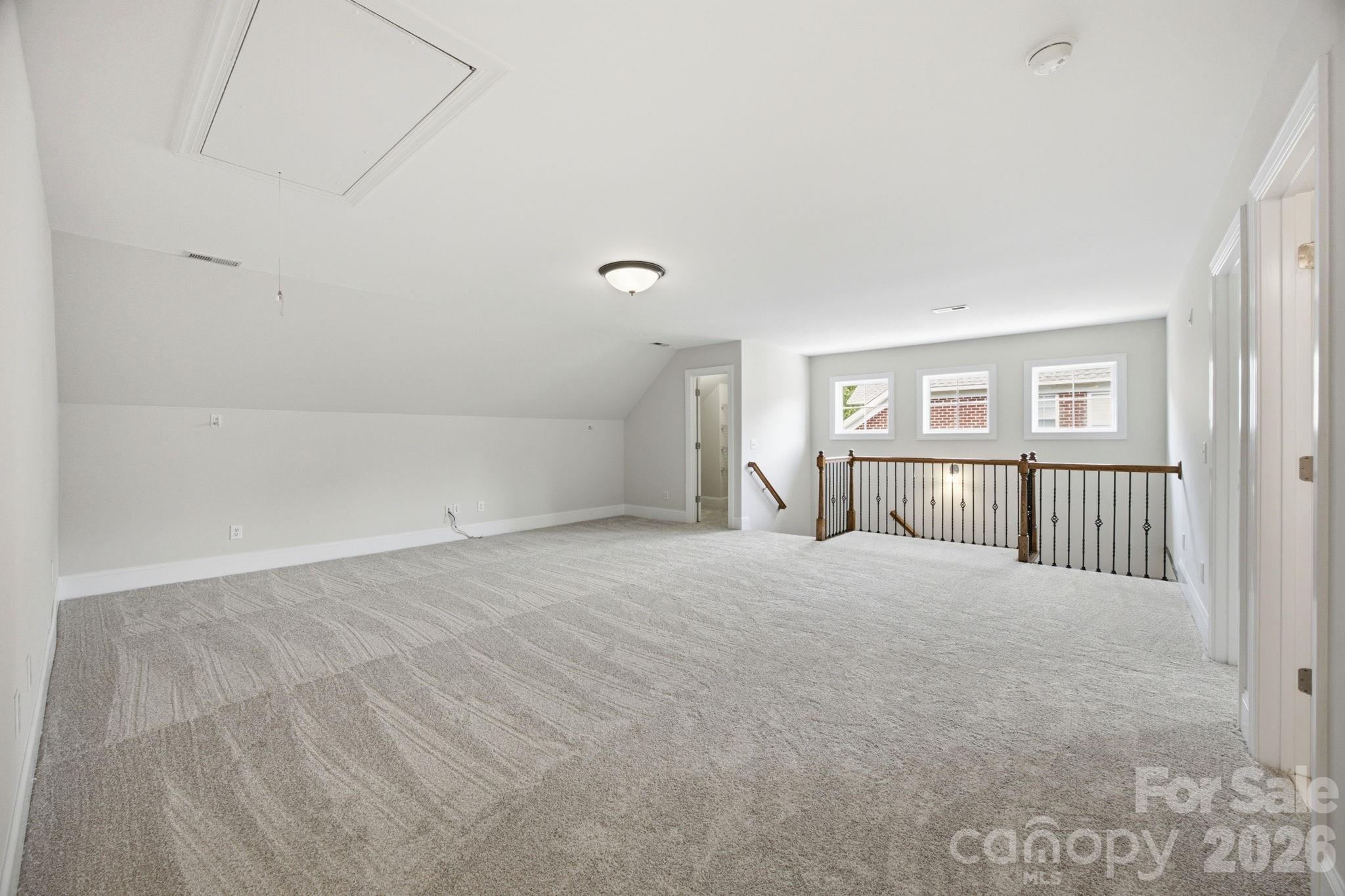 6812 S Creek Road Property Photo 31