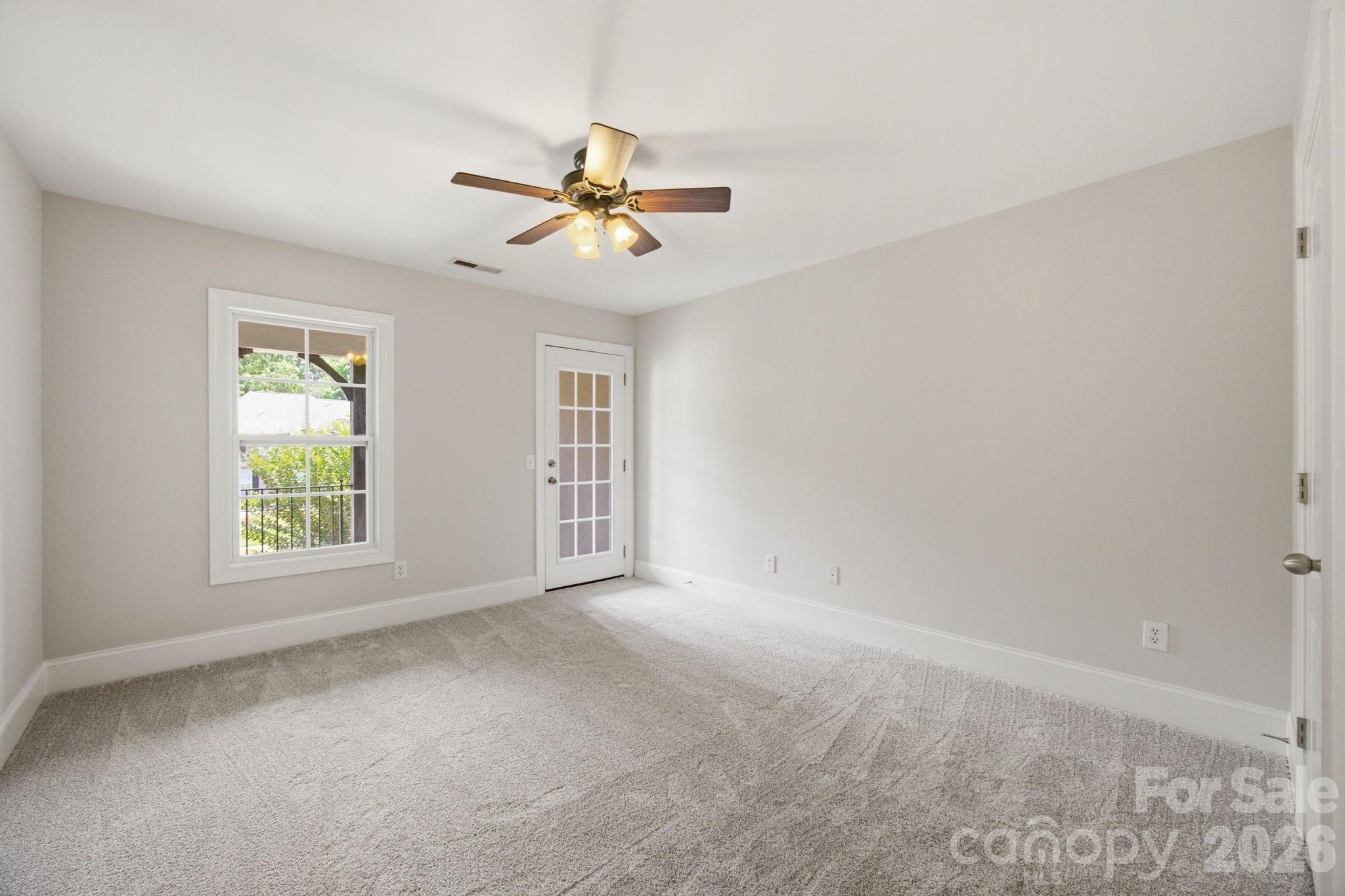6812 S Creek Road Property Photo 33