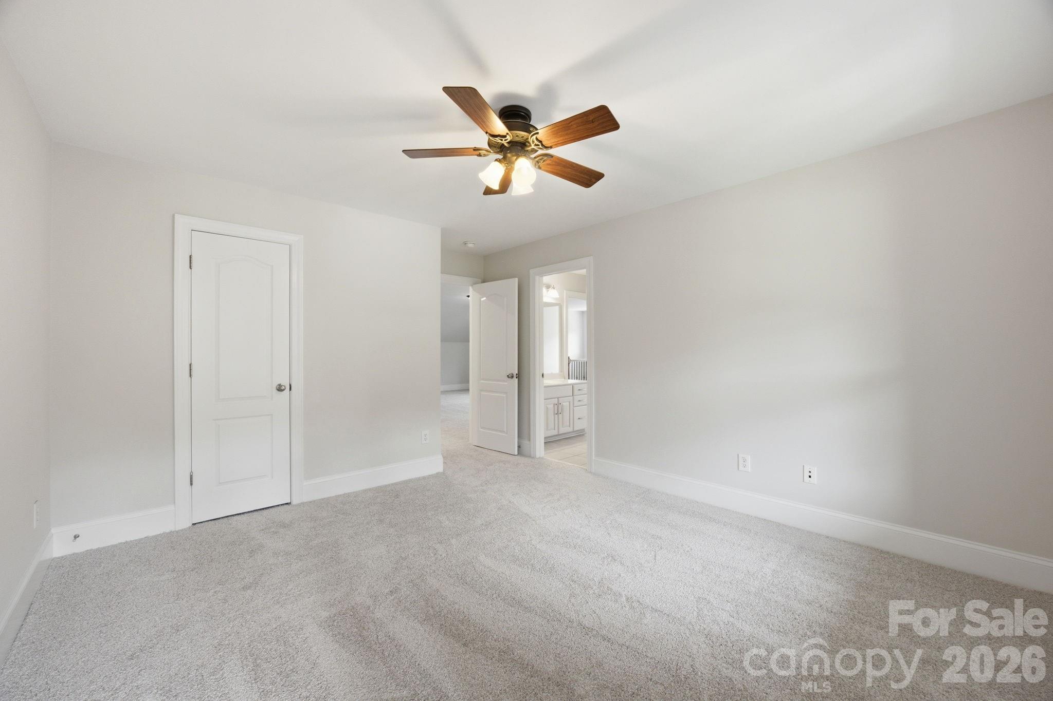 6812 S Creek Road Property Photo 34