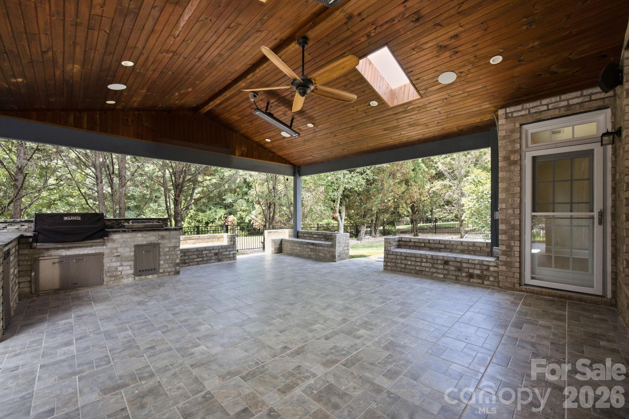 6812 S Creek Road Property Photo 42
