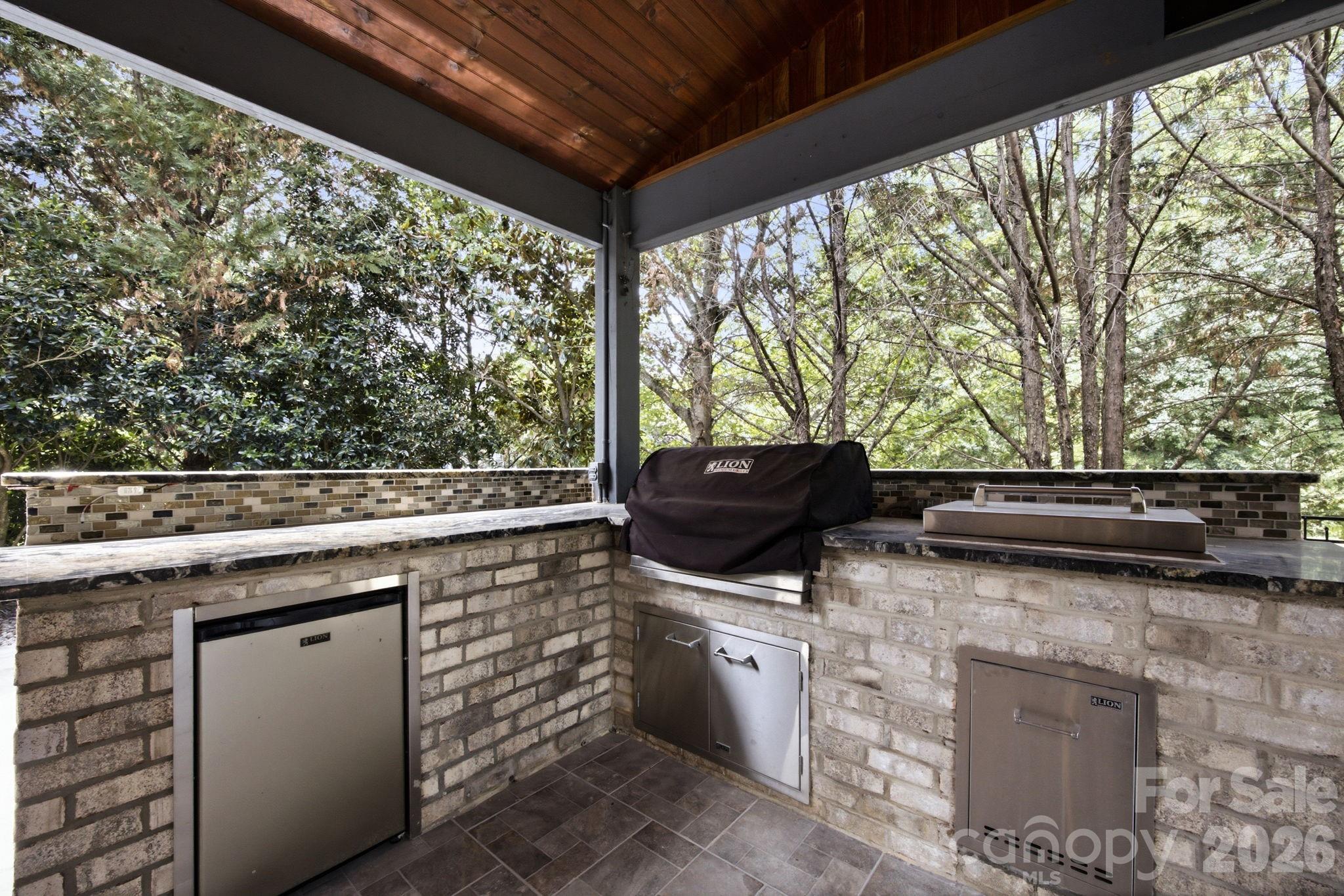 6812 S Creek Road Property Photo 43