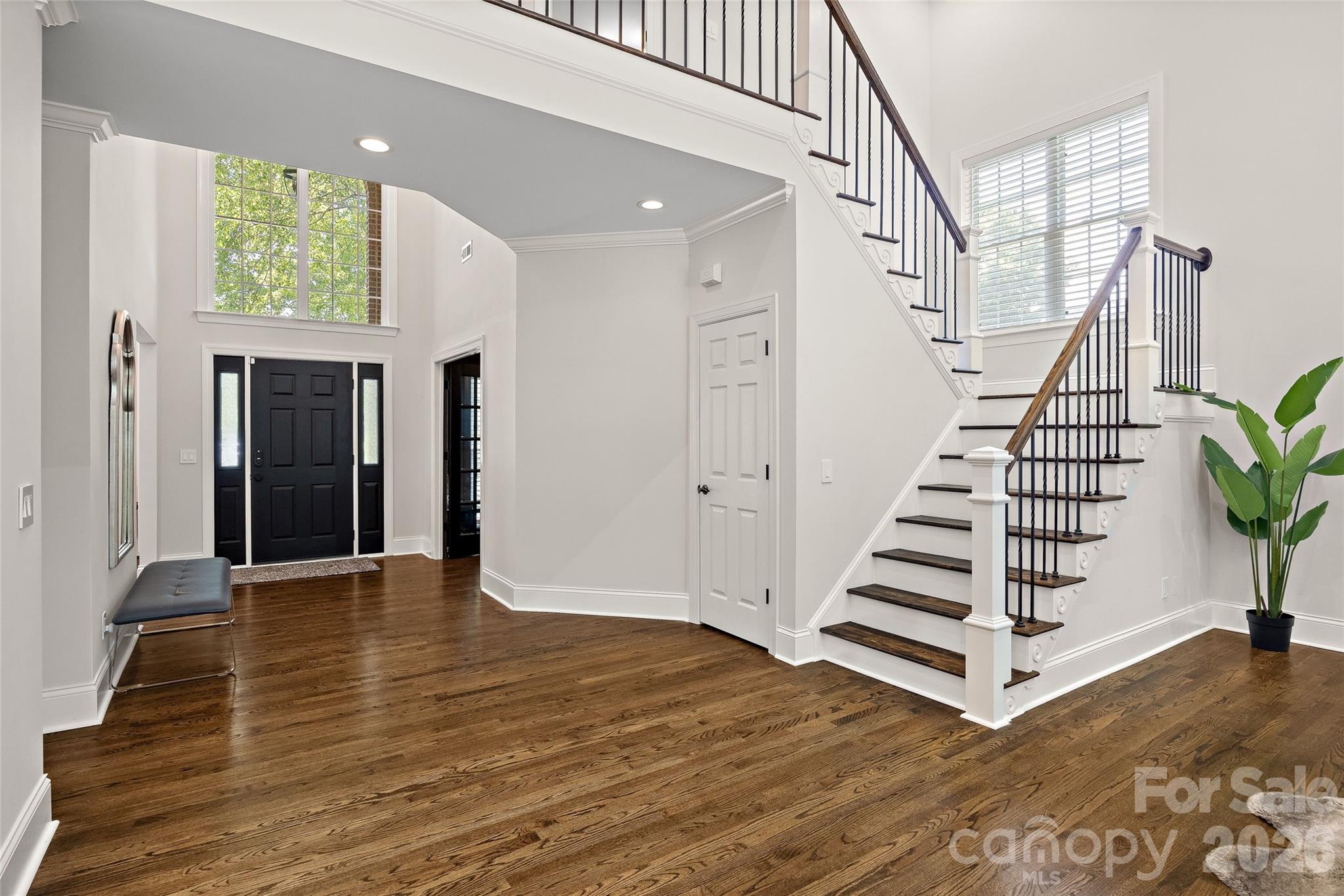 1607 Crestgate Drive Property Photo 4