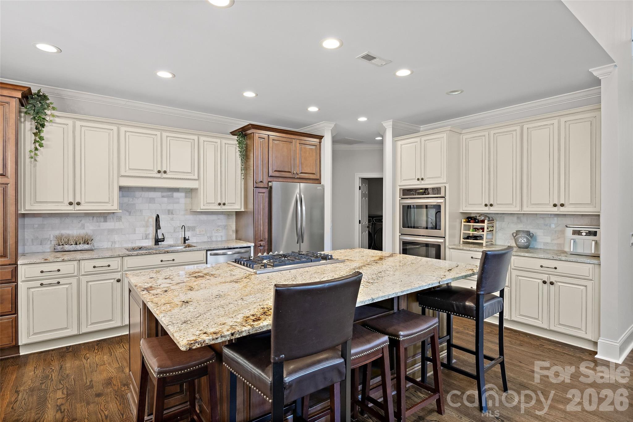 1607 Crestgate Drive Property Photo 11