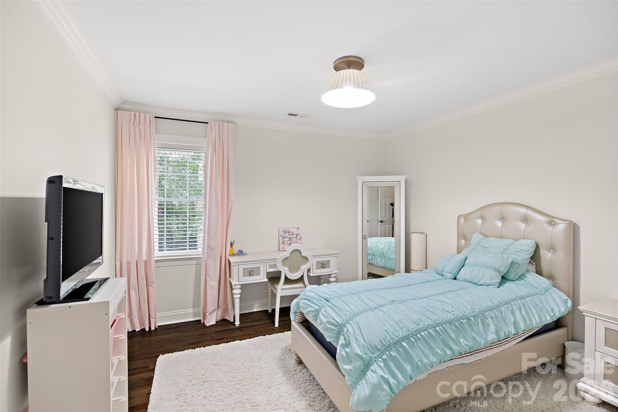 1607 Crestgate Drive Property Photo 20