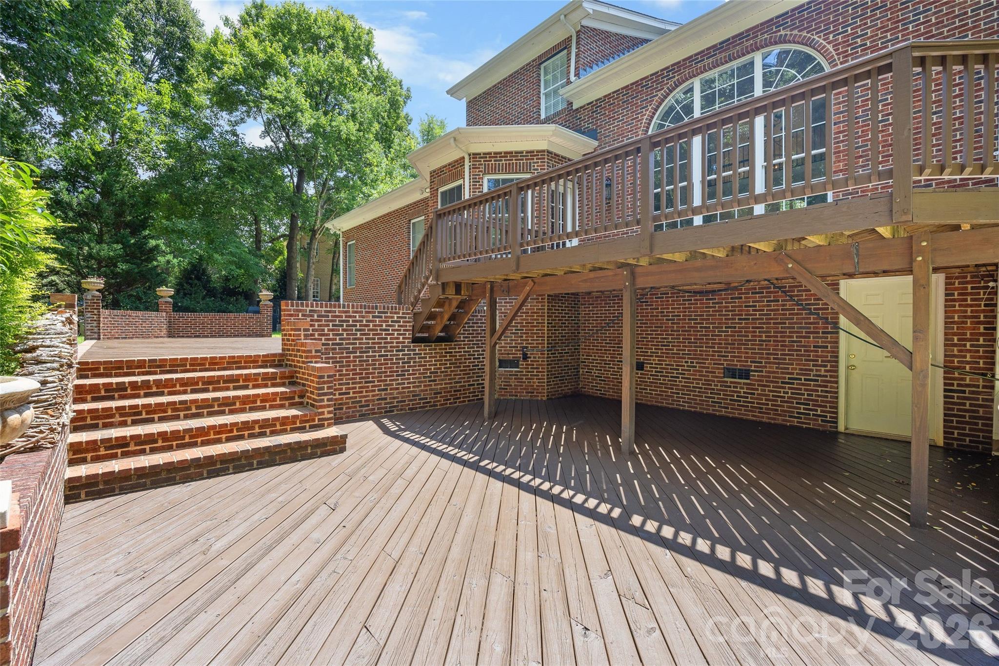 1607 Crestgate Drive Property Photo 27