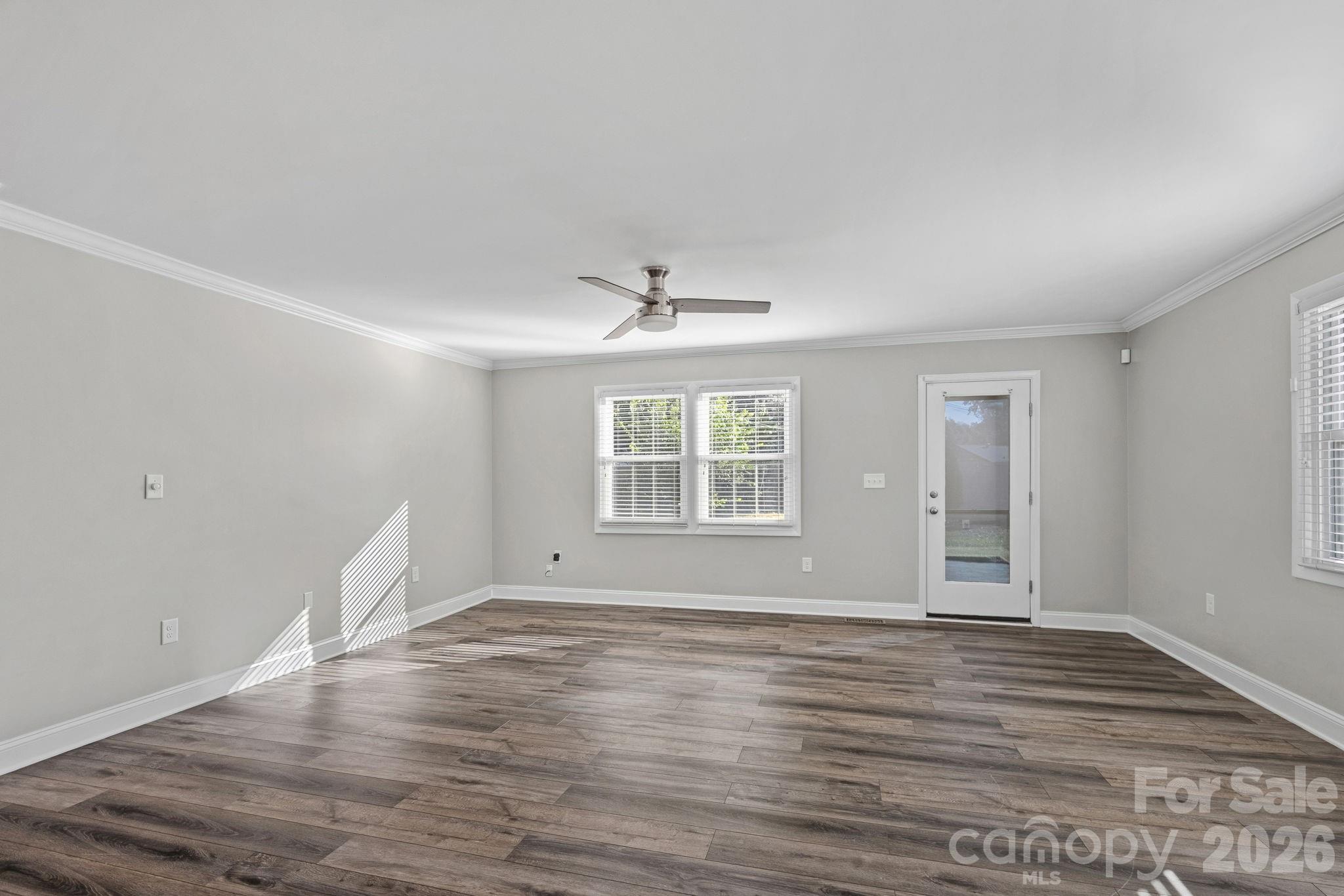 2561 Lumina Avenue Property Photo 6