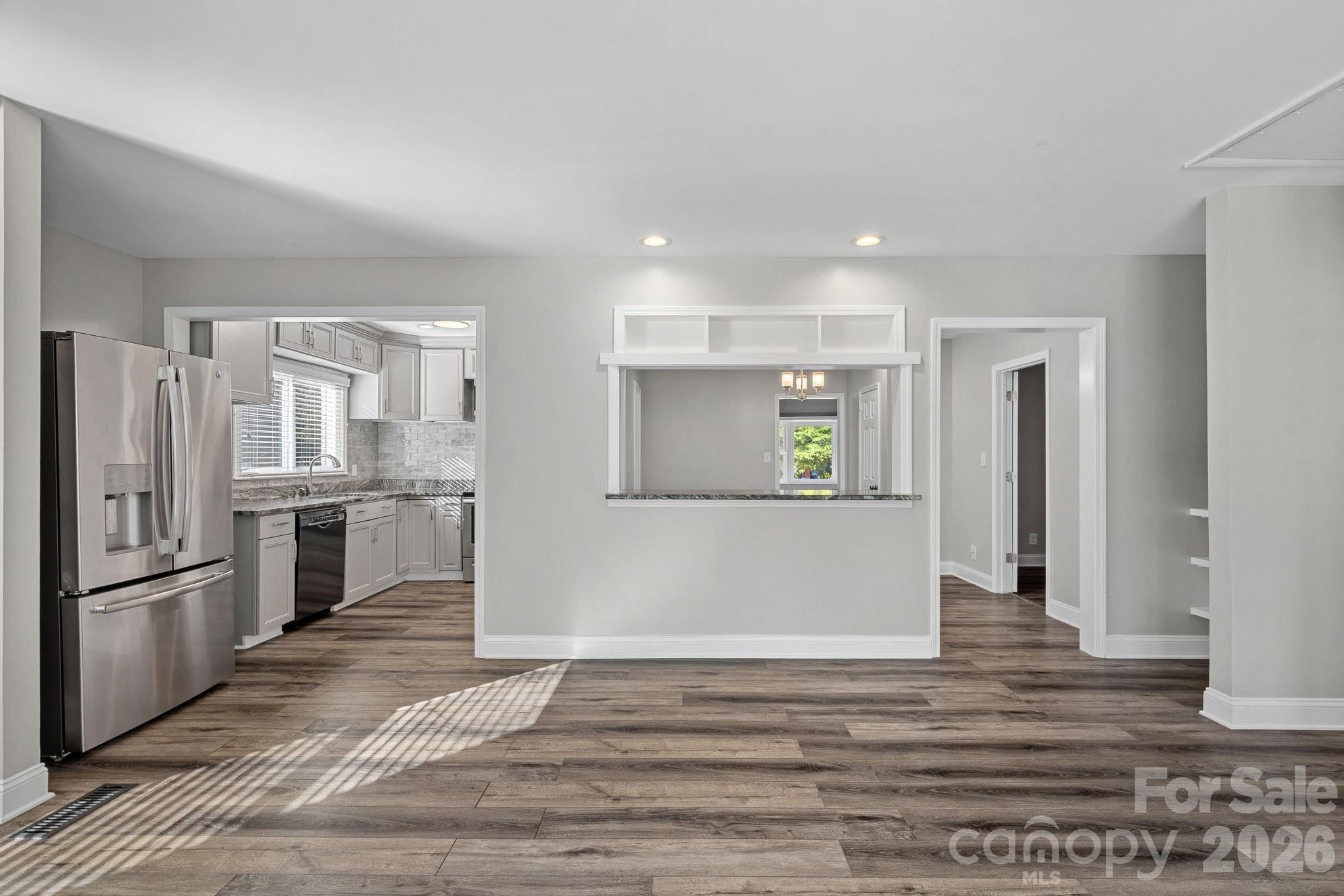 2561 Lumina Avenue Property Photo 8