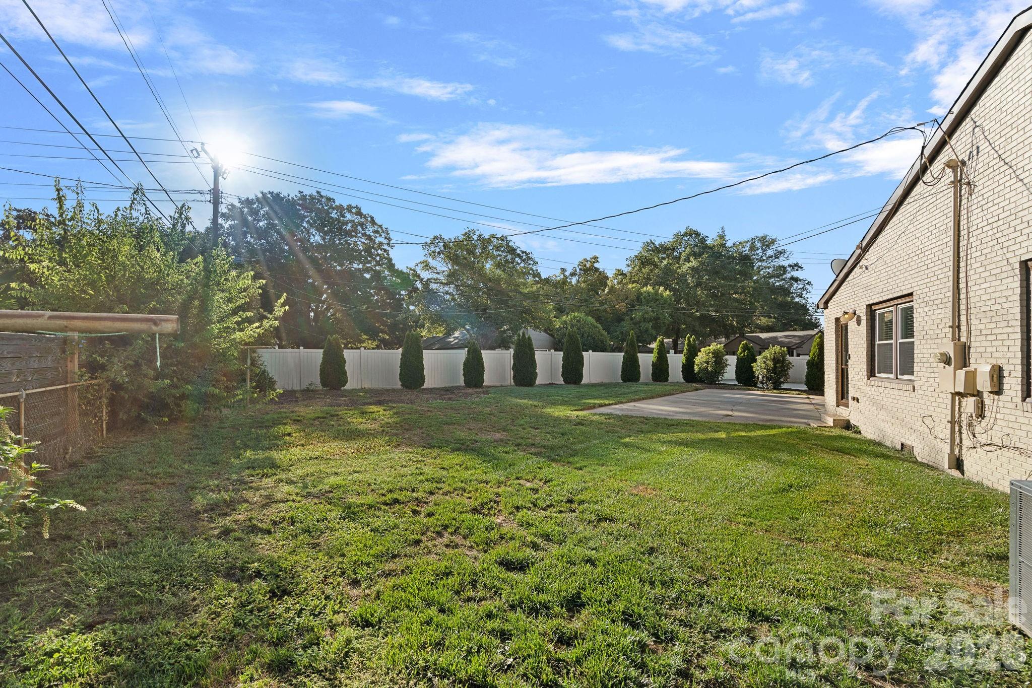 2561 Lumina Avenue Property Photo 31