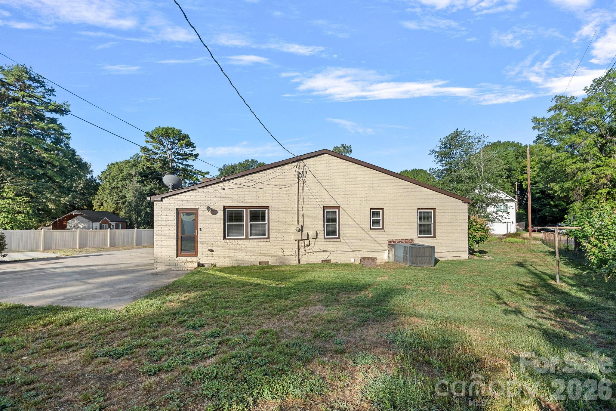 2561 Lumina Avenue Property Photo 35