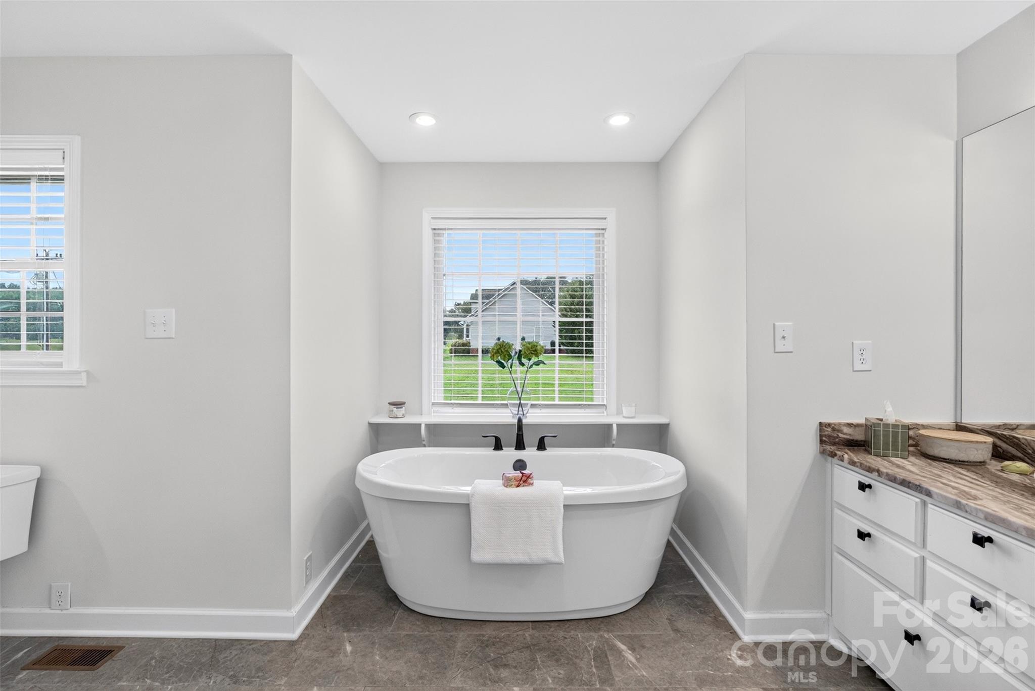 1510 S Green River Road Property Photo 20