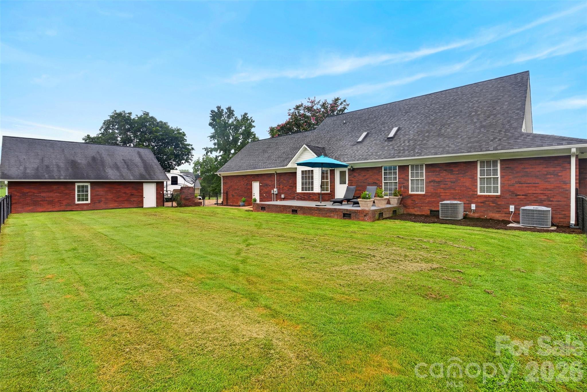 1510 S Green River Road Property Photo 35