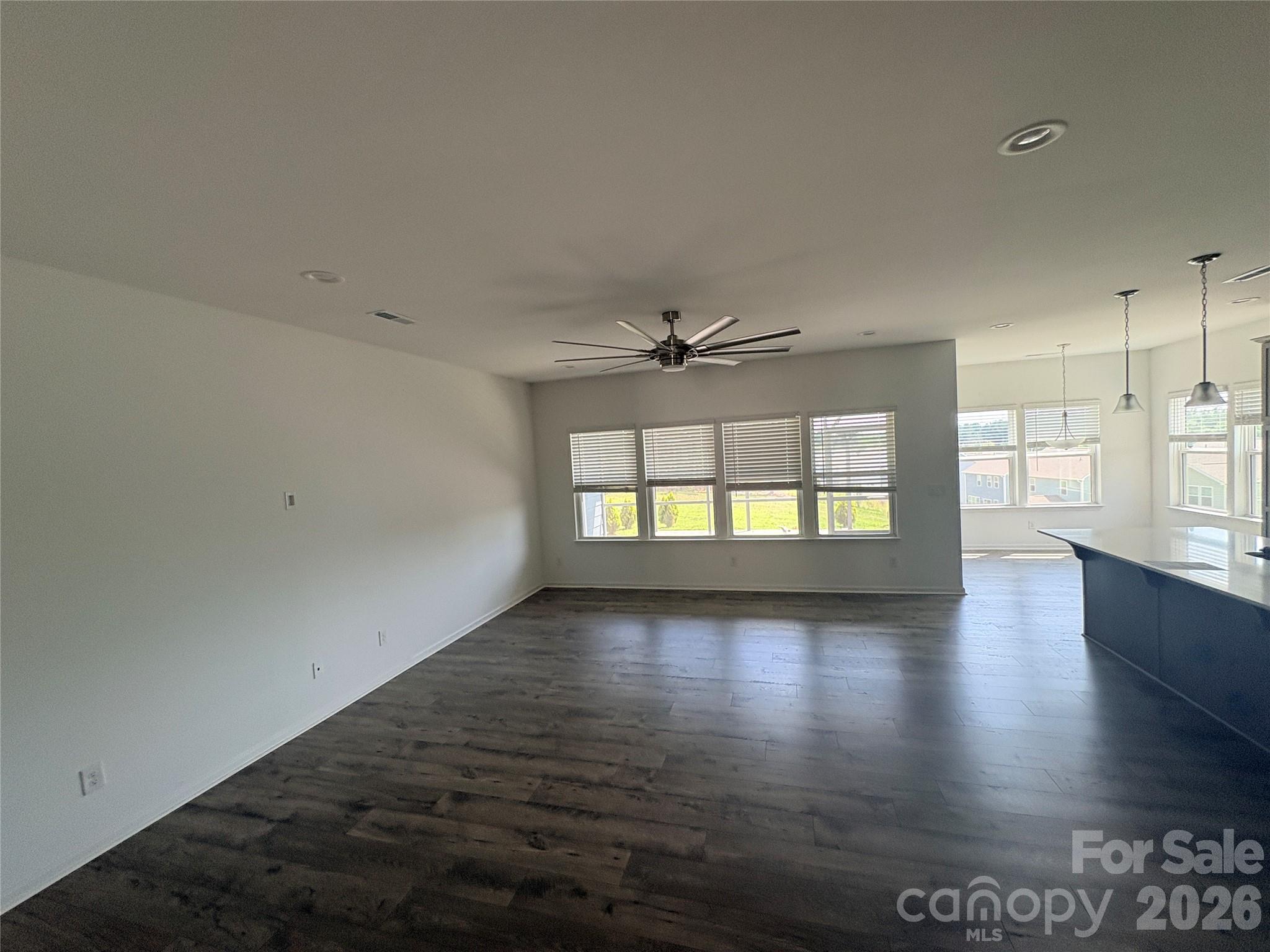 5239 Admirals Landing Property Photo 4