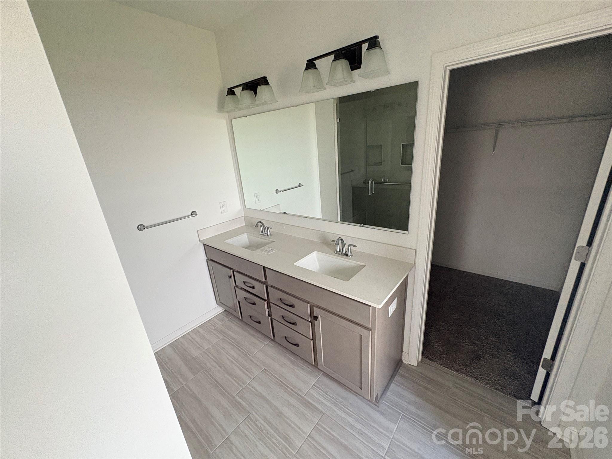 5239 Admirals Landing Property Photo 14