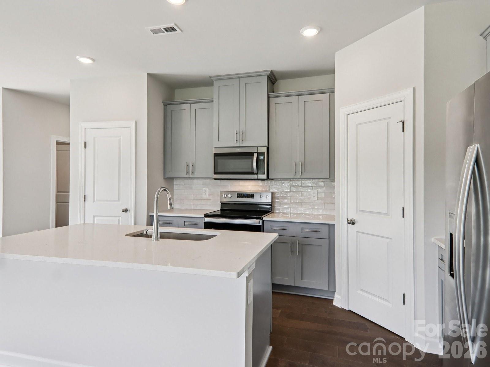 9049 Foggy Brook Loop Property Photo 3