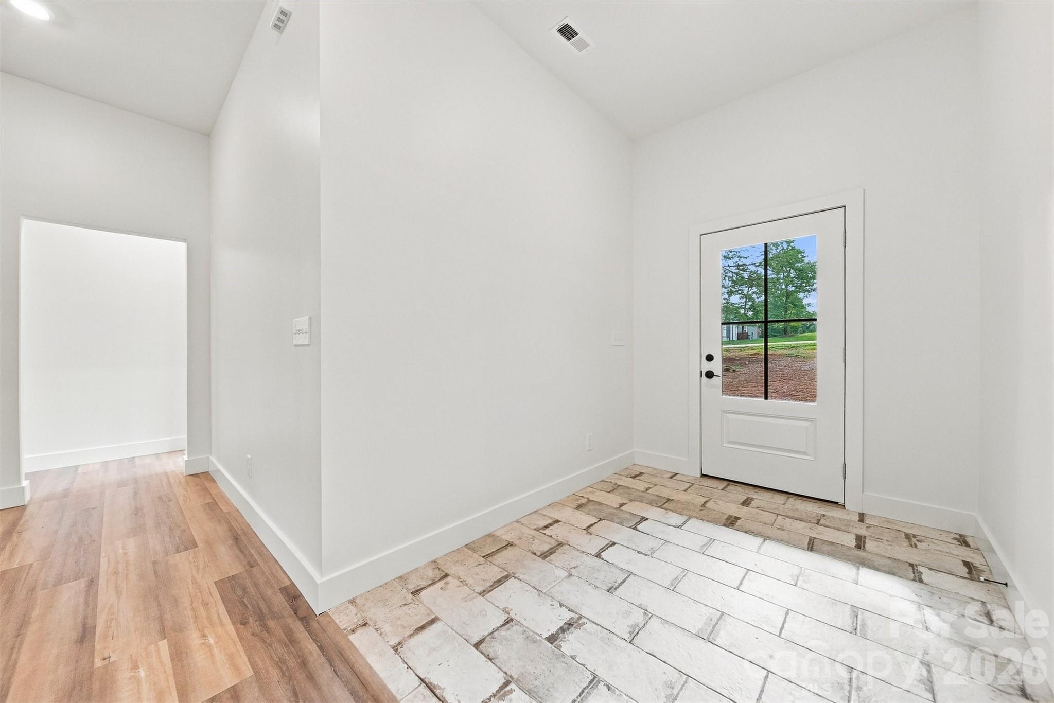 1035 Hawksbill Drive Property Photo 3