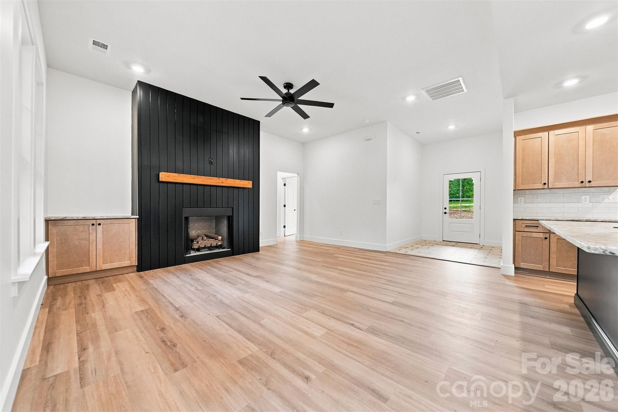 1035 Hawksbill Drive Property Photo 7