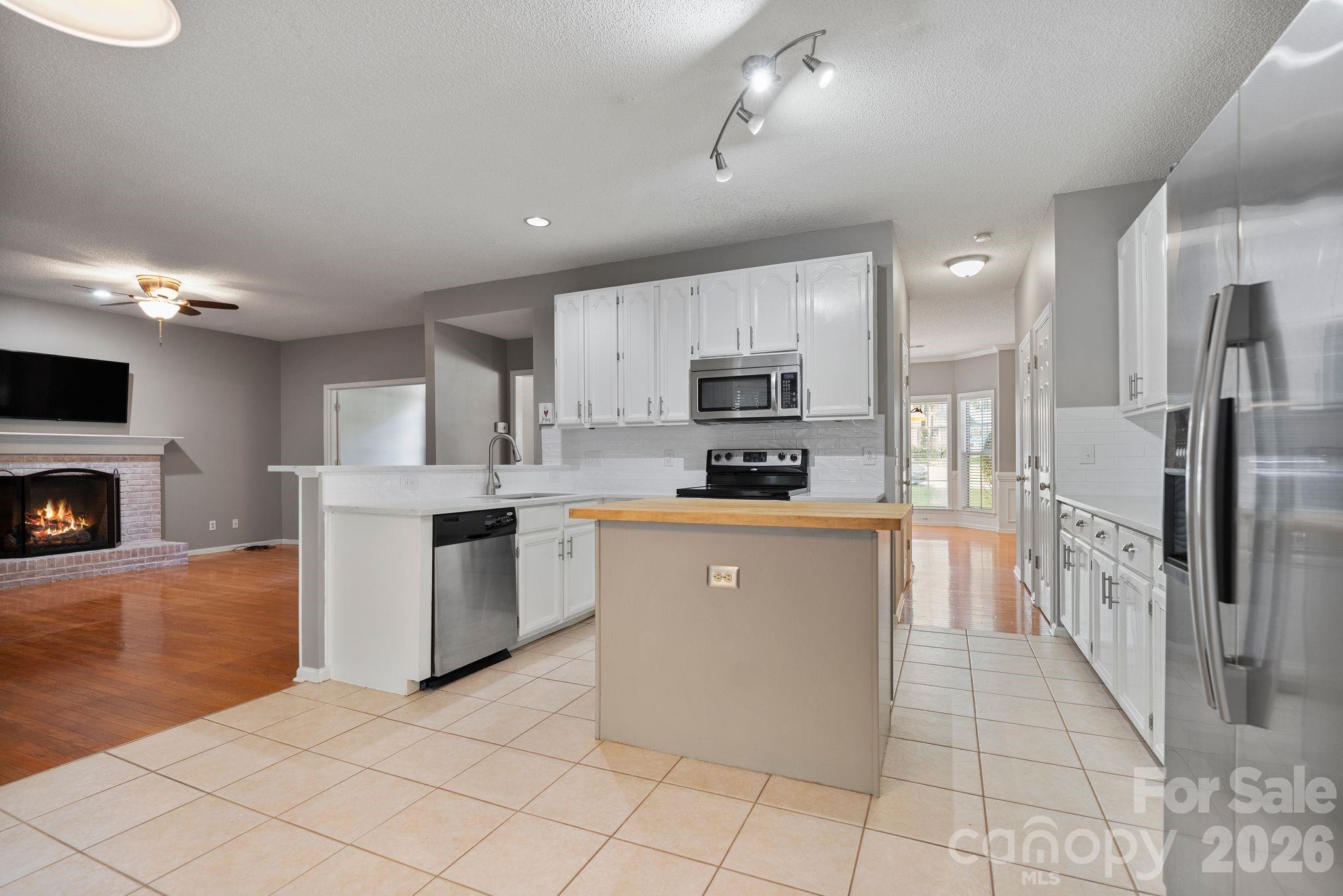 2040 Swaim Drive Property Photo 12