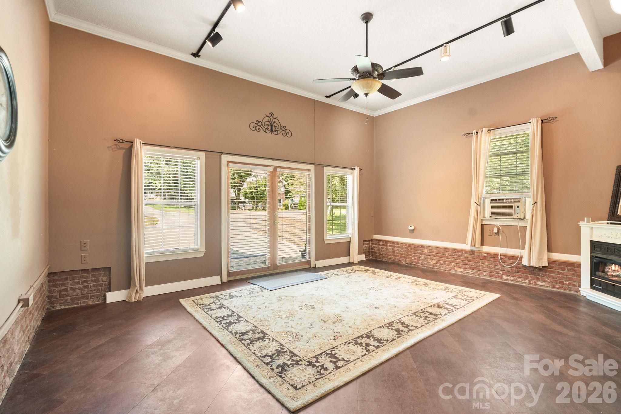 2040 Swaim Drive Property Photo 33
