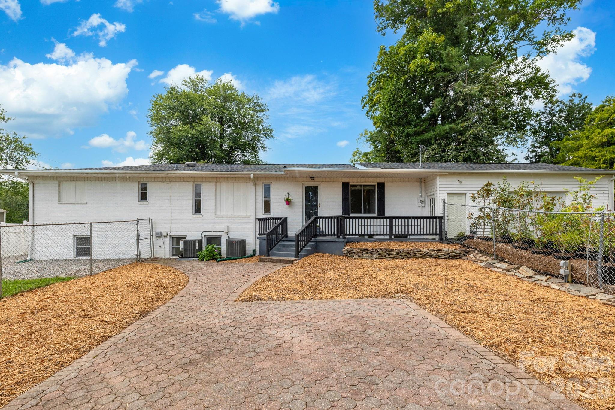 4295 Brevard Road Property Photo 14