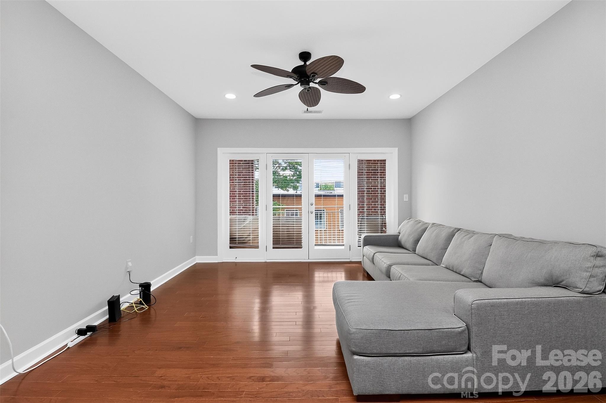 1829 Kenilworth Avenue Property Photo 2