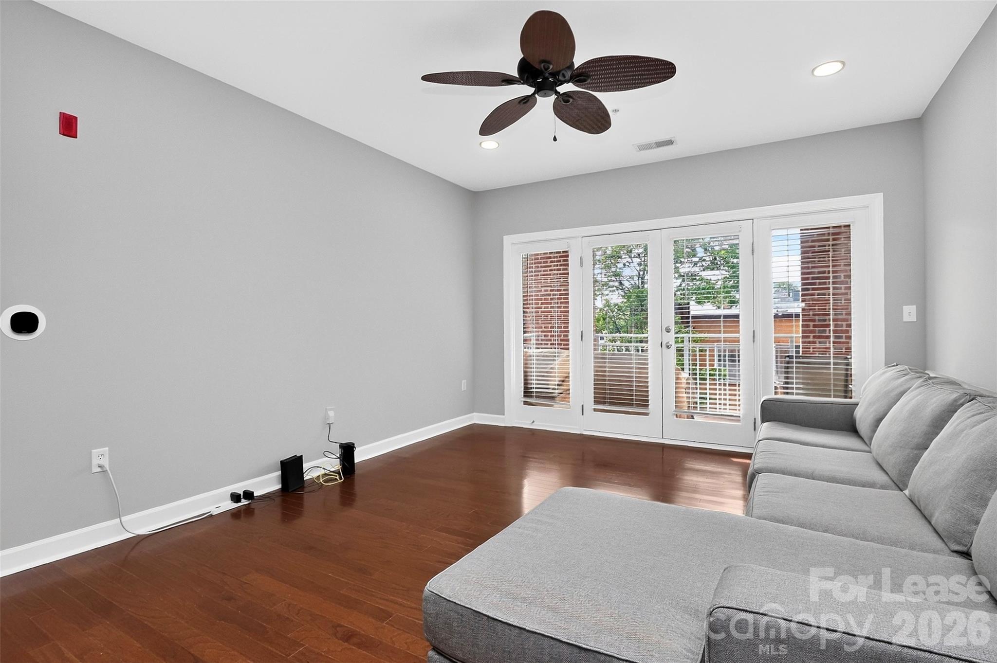1829 Kenilworth Avenue Property Photo 3