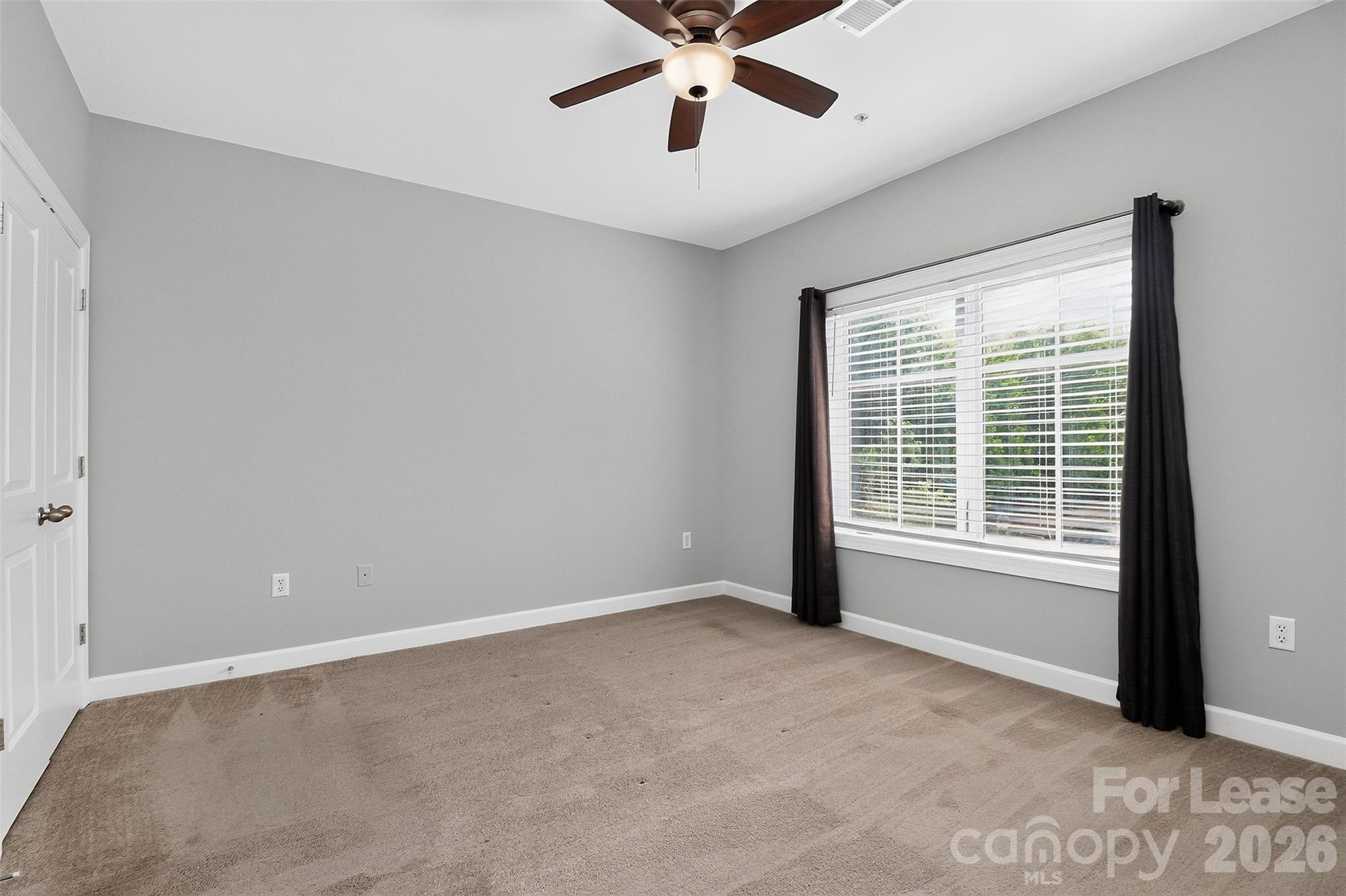 1829 Kenilworth Avenue Property Photo 12