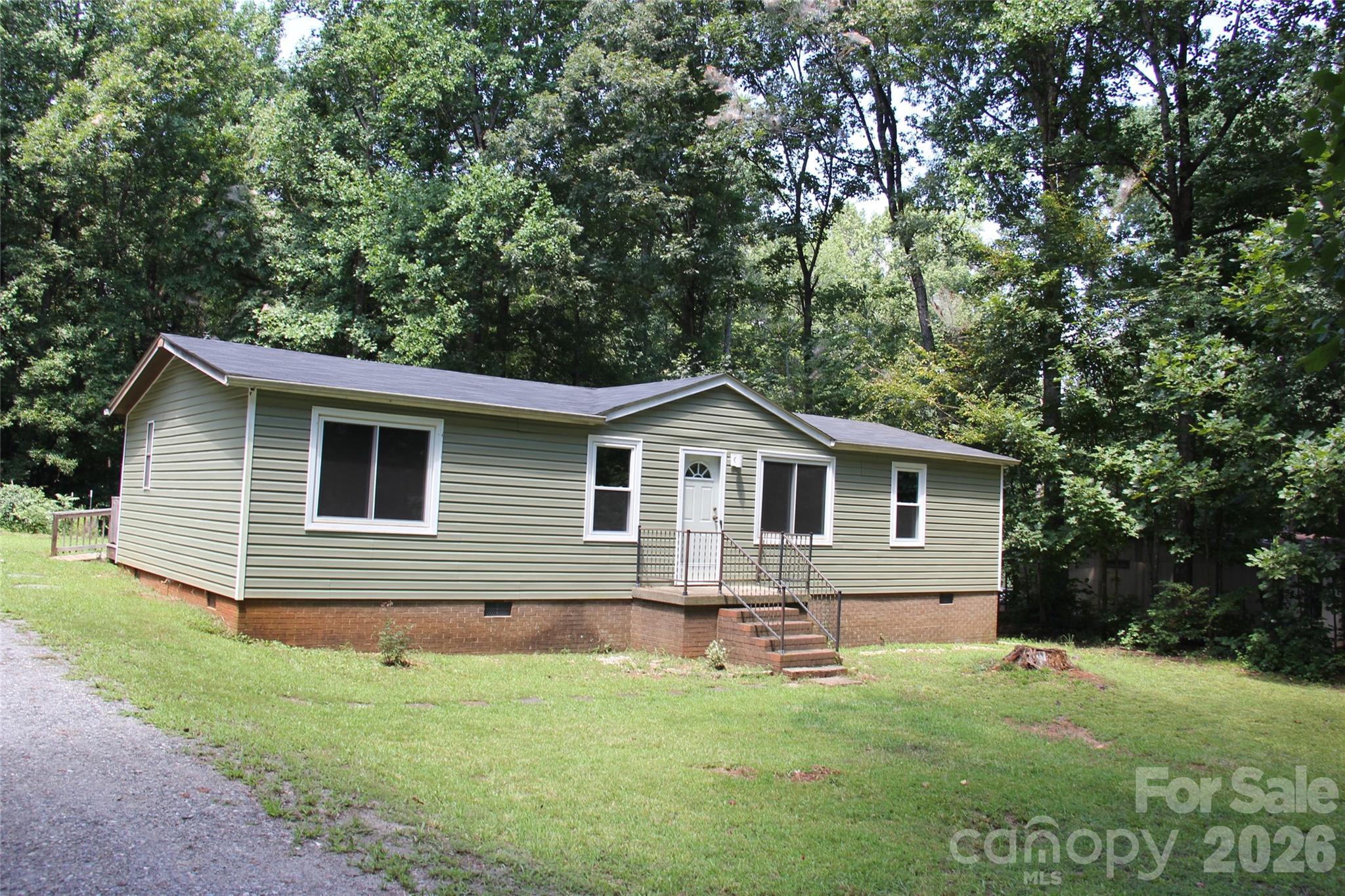 177 Hallmark Estates Drive Property Photo 1