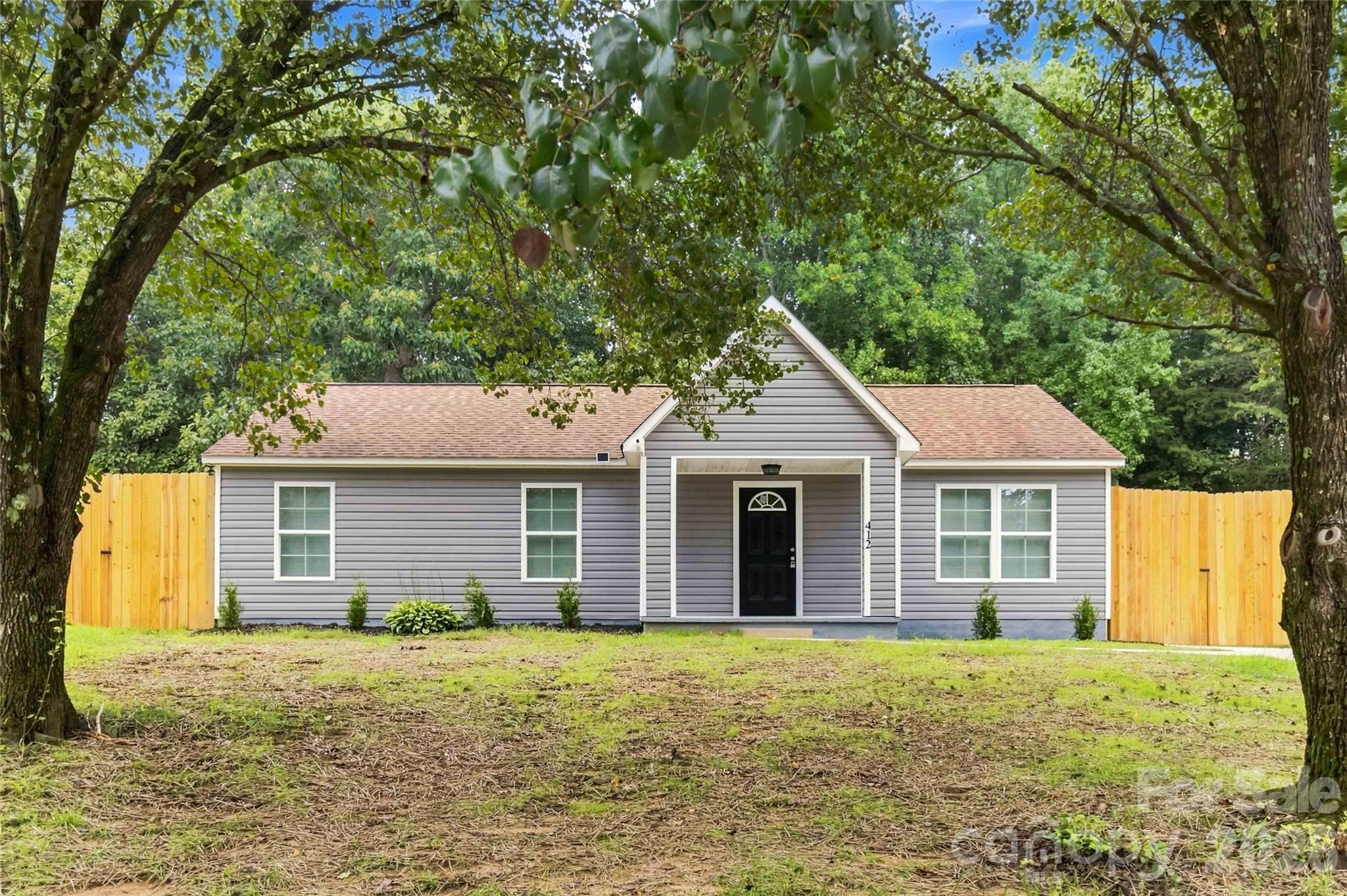 412 E Mclelland Avenue Property Photo 1