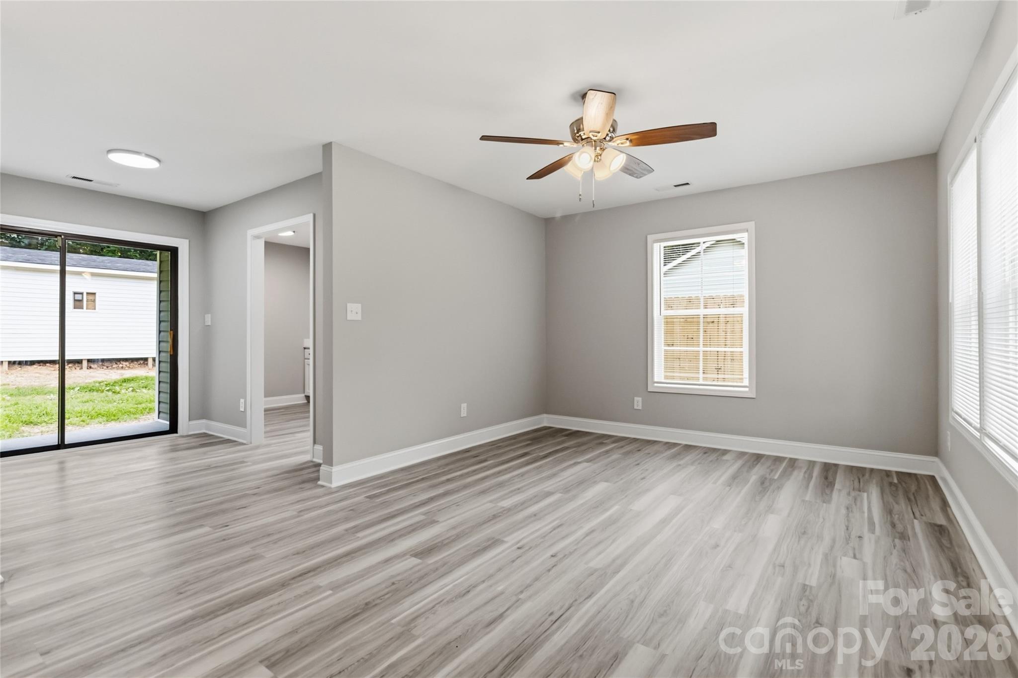 412 E Mclelland Avenue Property Photo 5